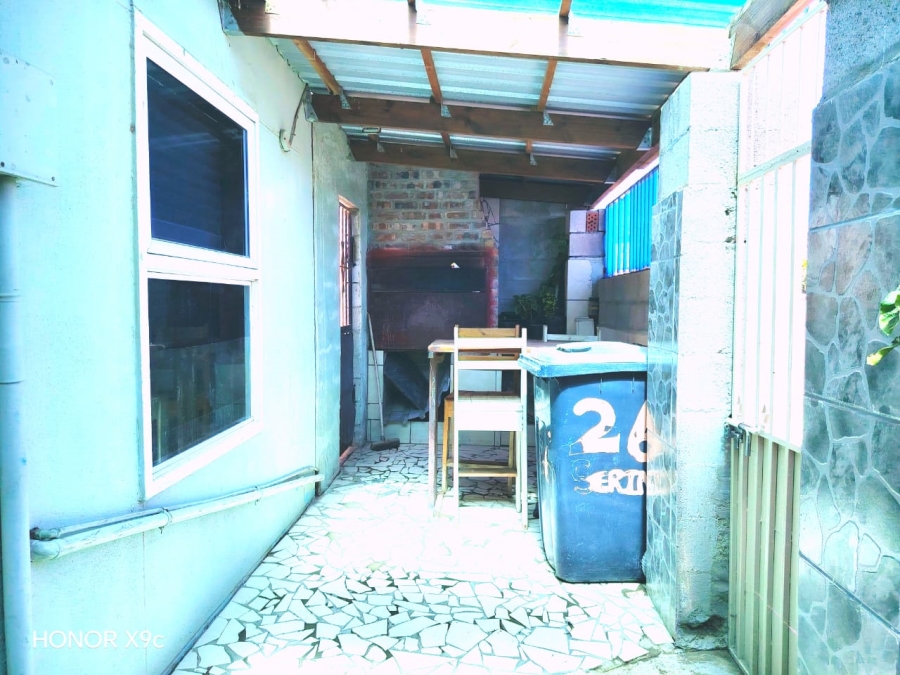 2 Bedroom Property for Sale in Sercor Park Western Cape